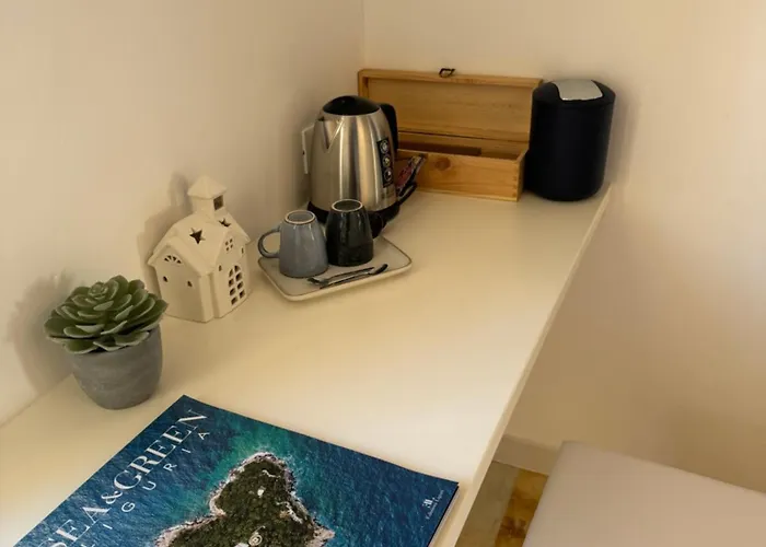 Titti Guest-house בית הארחה 3*